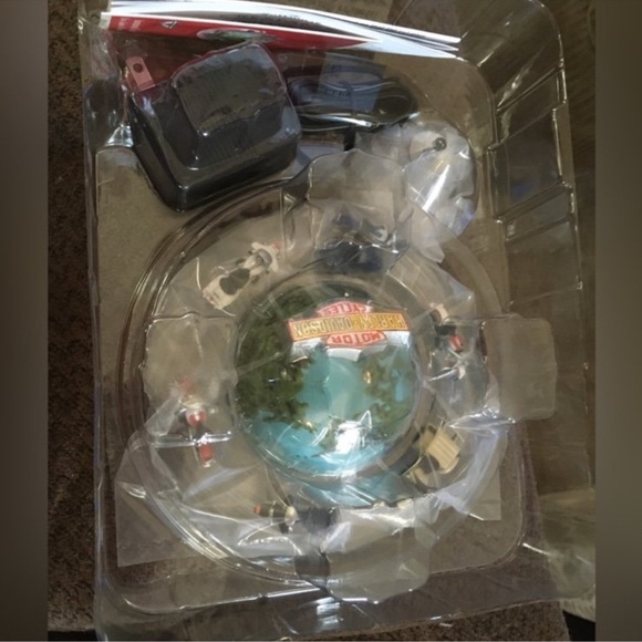 2003 Hallmark Keepsake Ornament 'Around the World' Harley-Davidson Motorcycles - Picture 3 of 5